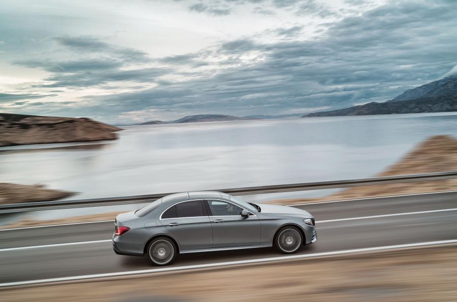  Mercedes-Benz E400 4Matic AMG Line 2016 года  (фото 10 из 29)